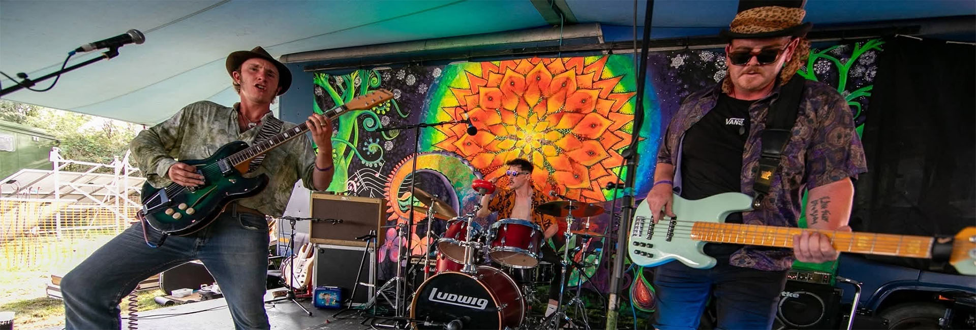 Live Music at The Amphitheatre