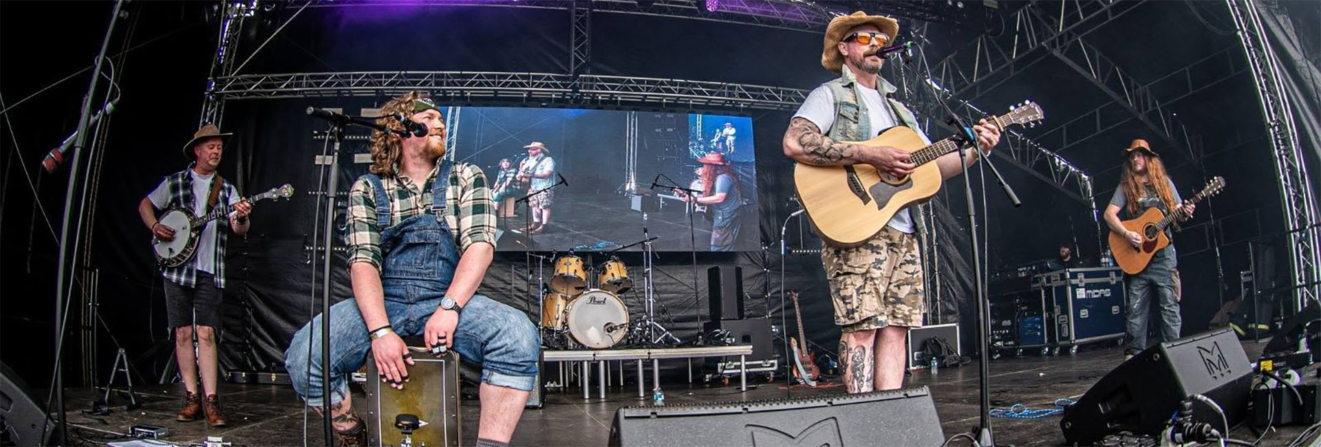 Live Music at The Amphitheatre